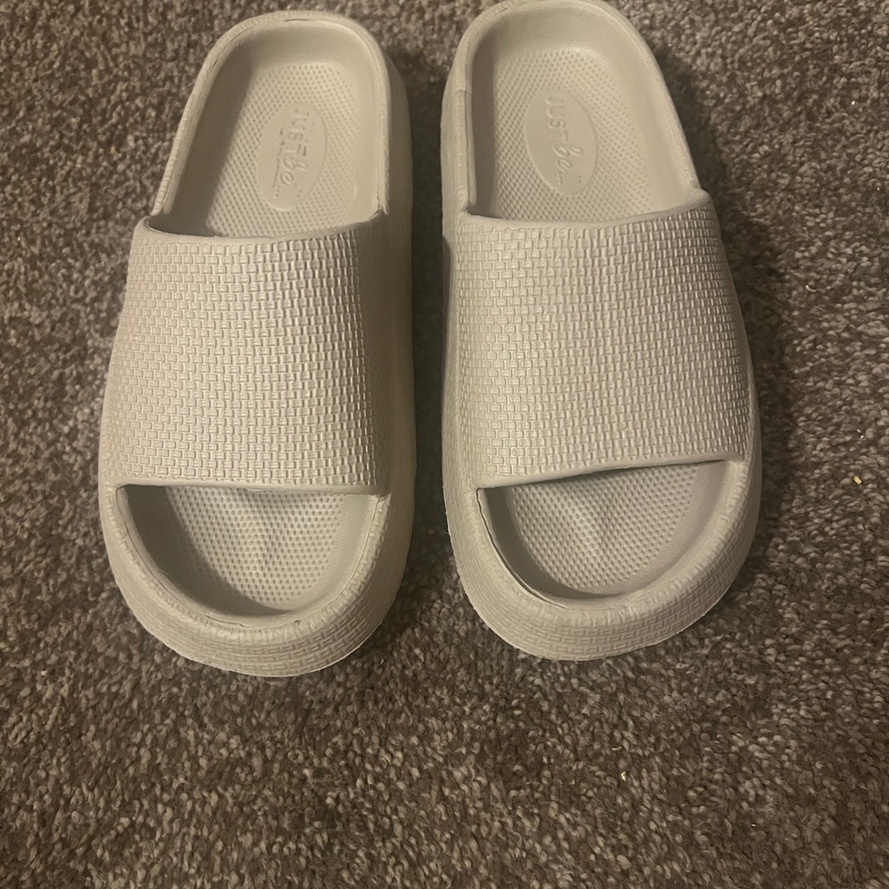 Source Unknown Kids Light Gray Slide Sandals
